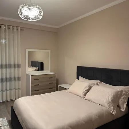 Modern Max To 6 People Apartment - Free Underground Private Parking Apartment
