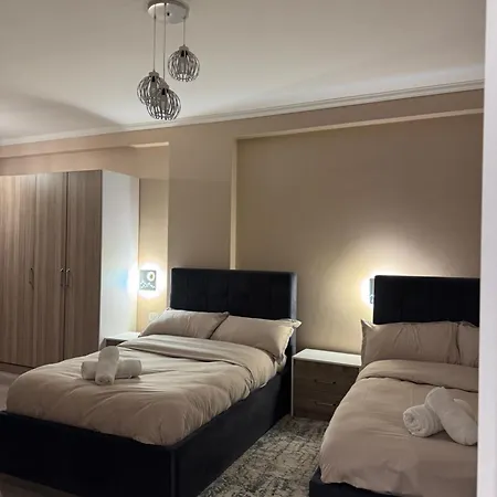 Modern Max To 6 People Apartment - Free Underground Private Parking דירה *