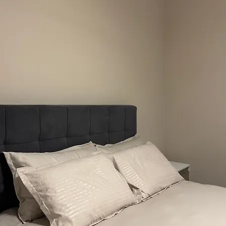 Modern Max To 6 People Apartment - Free Underground Private Parking *