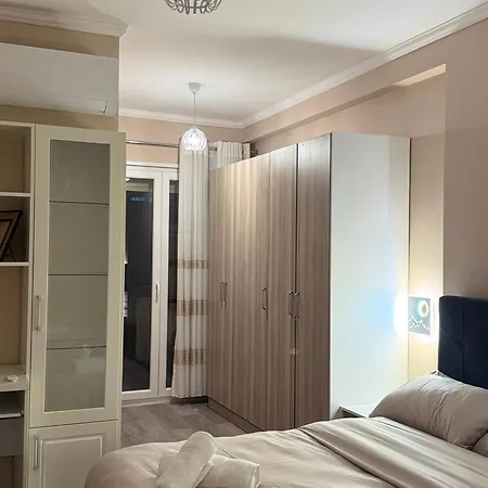 Modern Max To 6 People Apartment - Free Underground Private Parking *