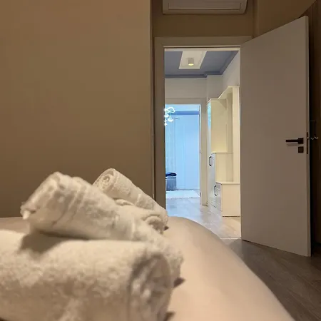 Modern Max To 6 People Apartment - Free Underground Private Parking דירה