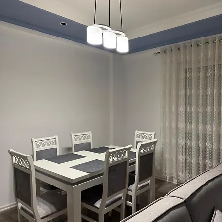 דירה Modern Max To 6 People Apartment - Free Underground Private Parking טיראנה